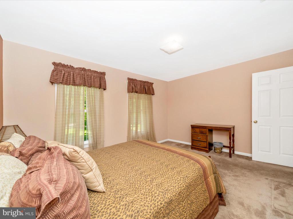 5604 BIDEFORD COURT