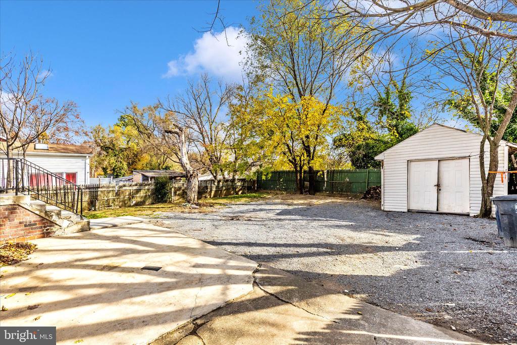 8109 RIGGS ROAD