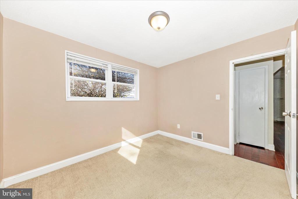 8109 RIGGS ROAD