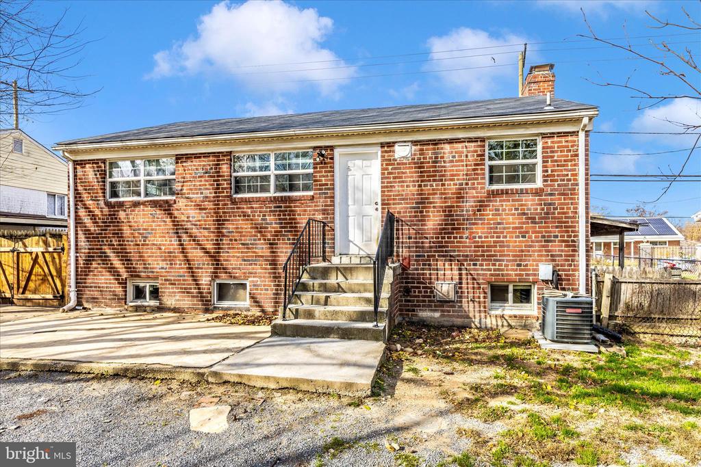 8109 RIGGS ROAD
