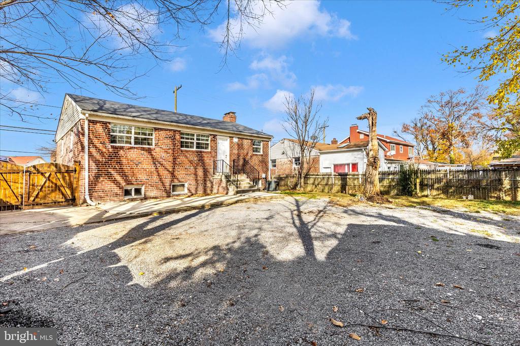 8109 RIGGS ROAD