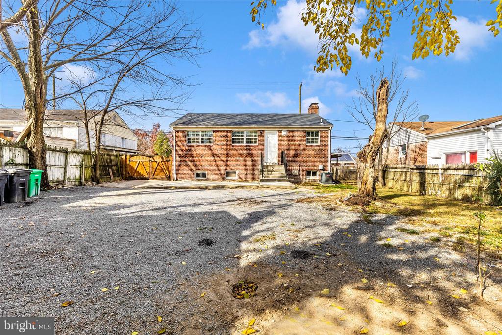 8109 RIGGS ROAD