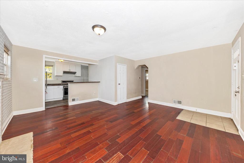 8109 RIGGS ROAD