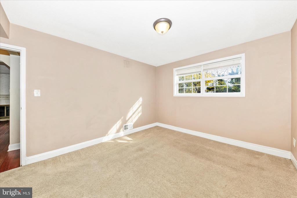 8109 RIGGS ROAD