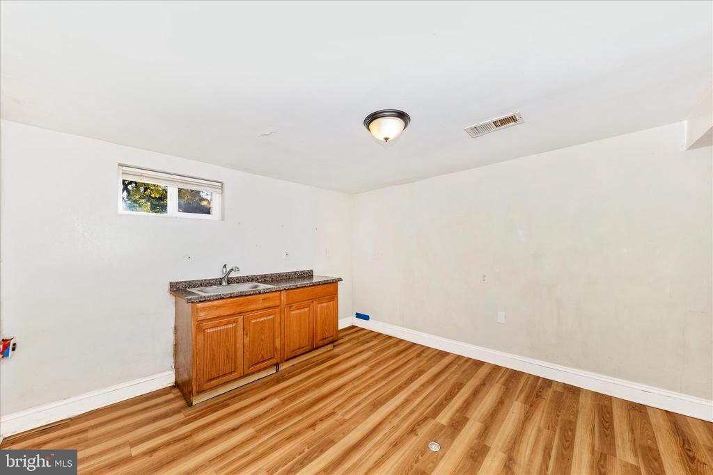 8109 RIGGS ROAD