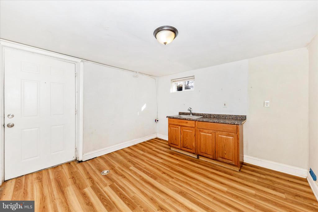 8109 RIGGS ROAD