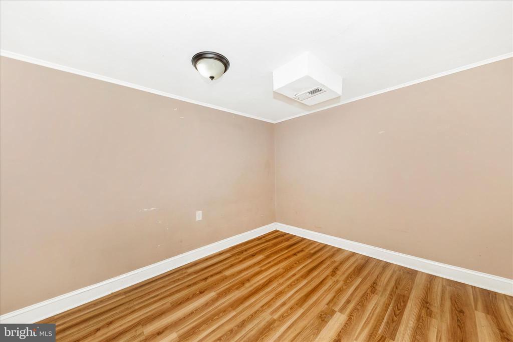8109 RIGGS ROAD