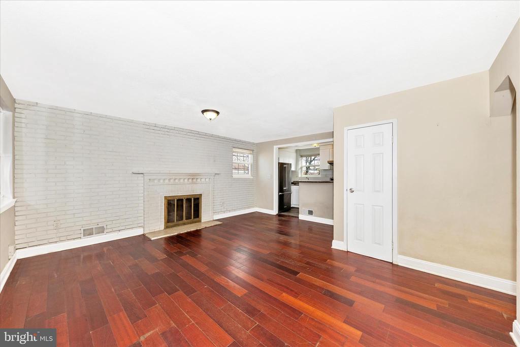 8109 RIGGS ROAD