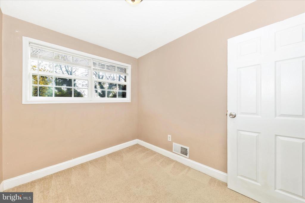 8109 RIGGS ROAD