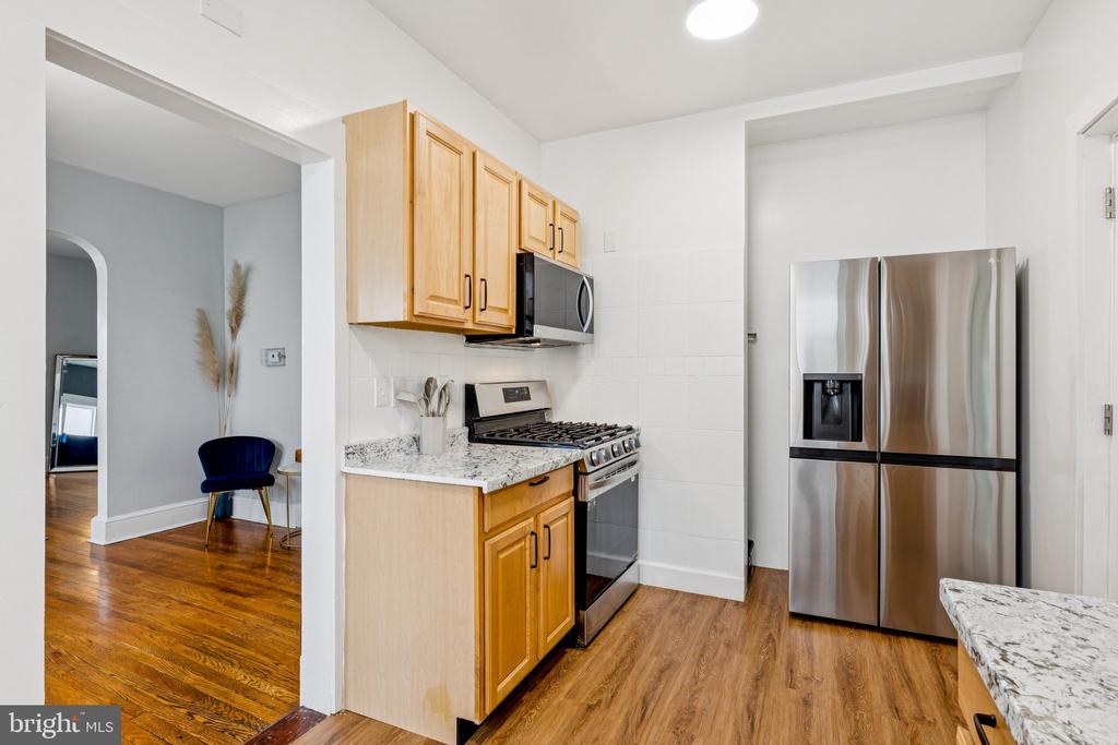 1527 BEAVER HEIGHTS LANE