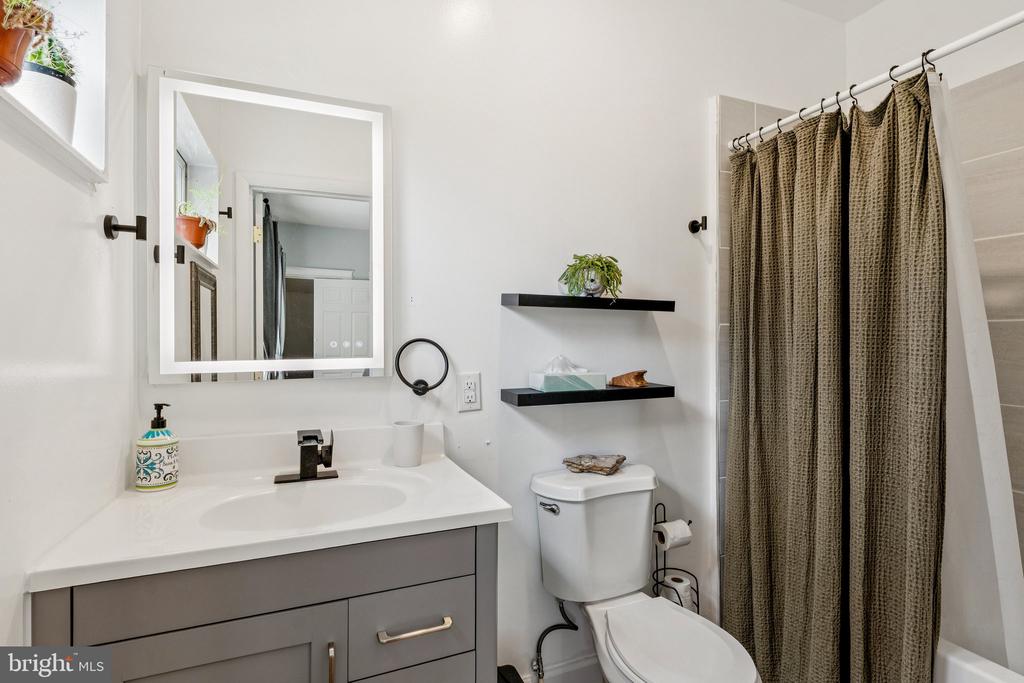 1527 BEAVER HEIGHTS LANE