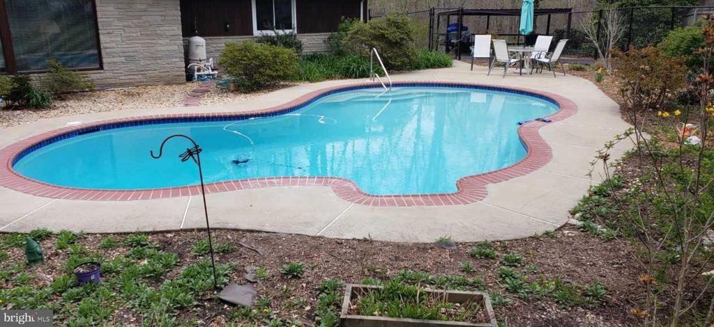 14300 MEDWICK COURT