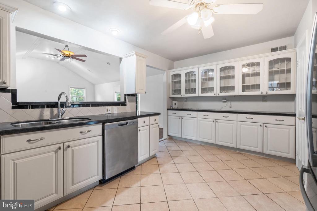 8501 CARROLLTON PARKWAY