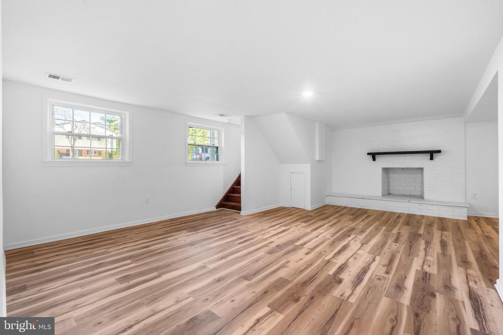 8501 CARROLLTON PARKWAY
