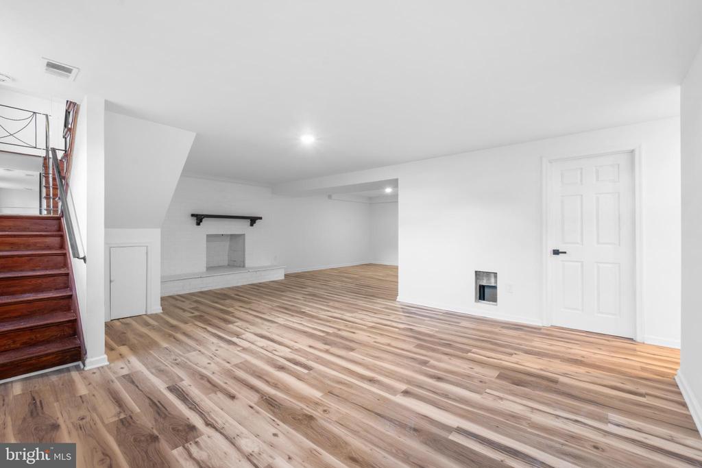 8501 CARROLLTON PARKWAY