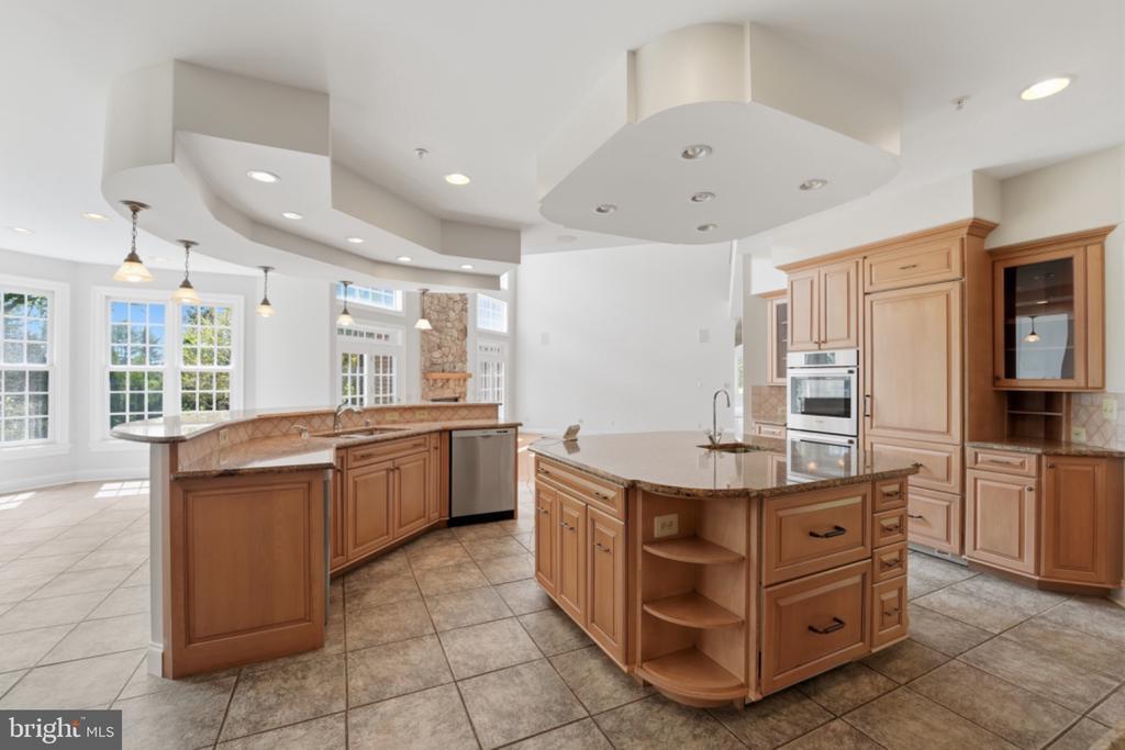 12705 LONGWATER DRIVE