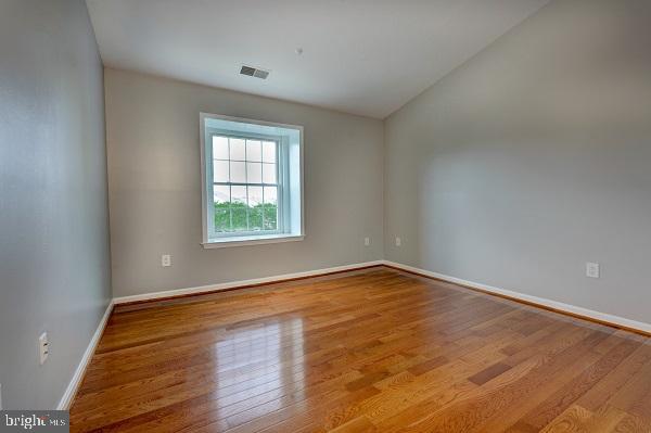 7906 BAYSHORE DRIVE 32