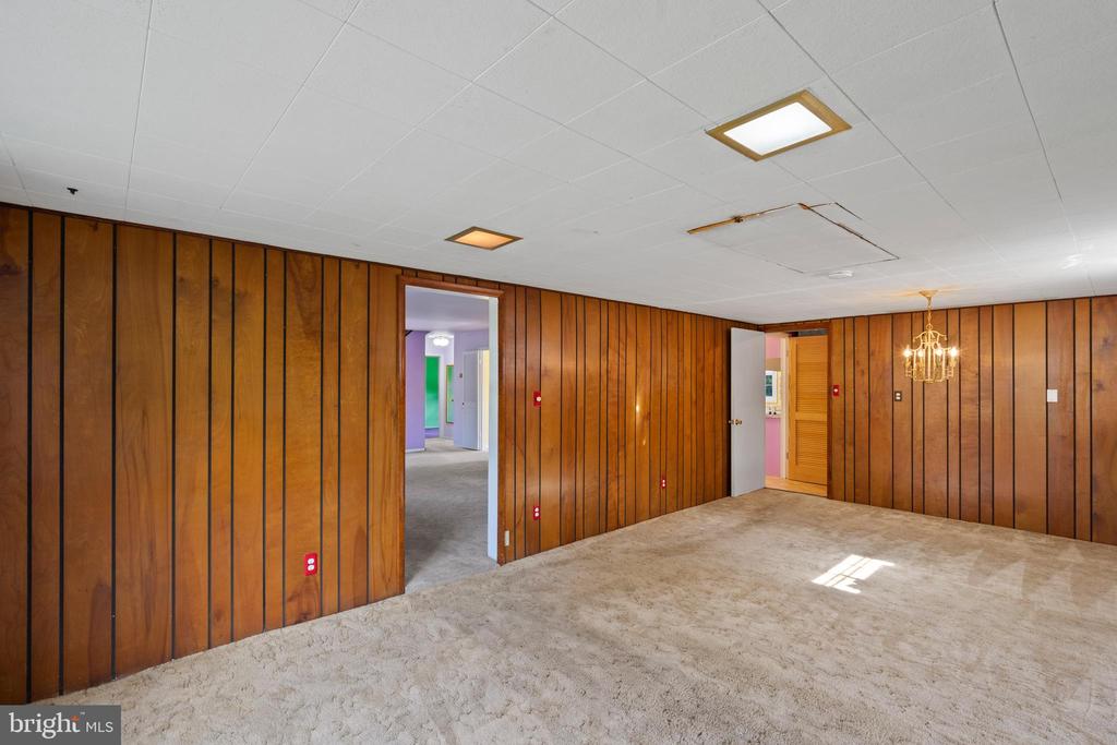 12209 WYNMORE LANE