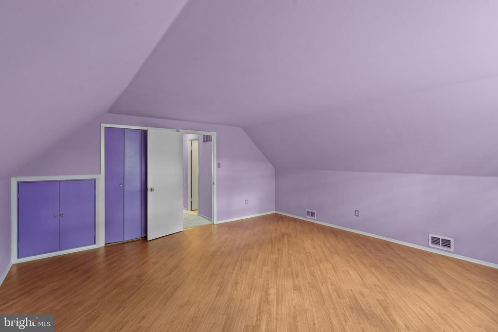 12209 WYNMORE LANE