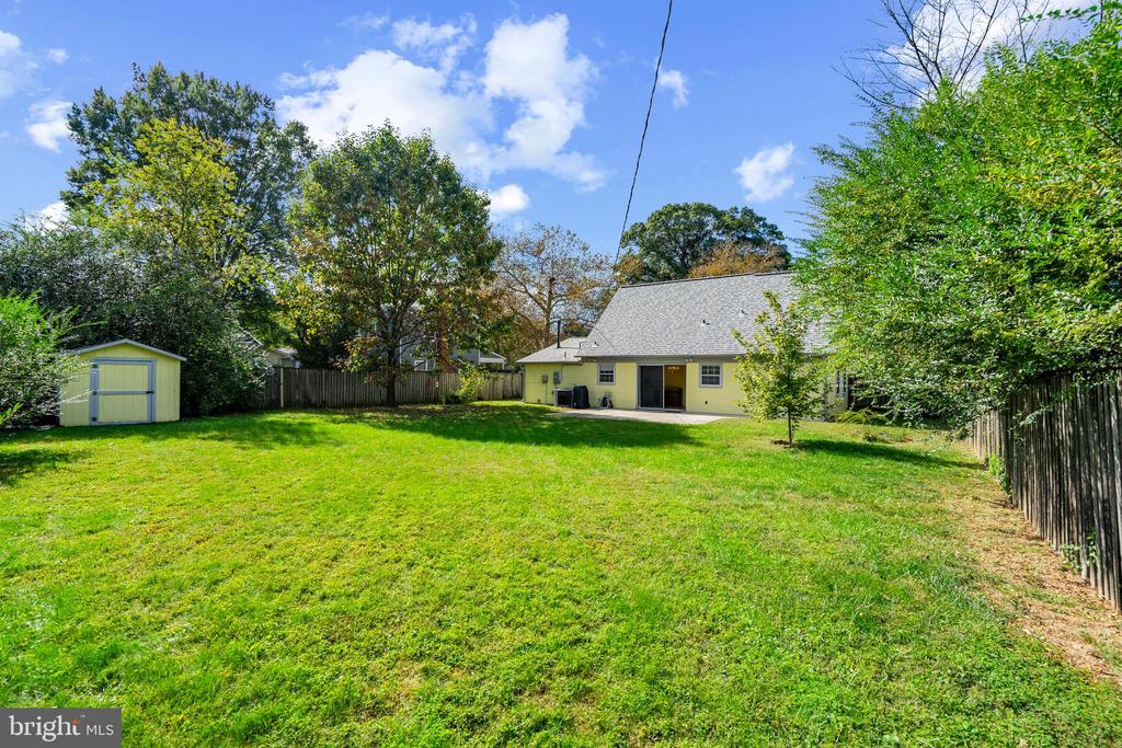 12209 WYNMORE LANE
