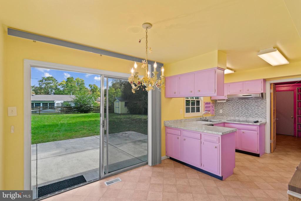 12209 WYNMORE LANE