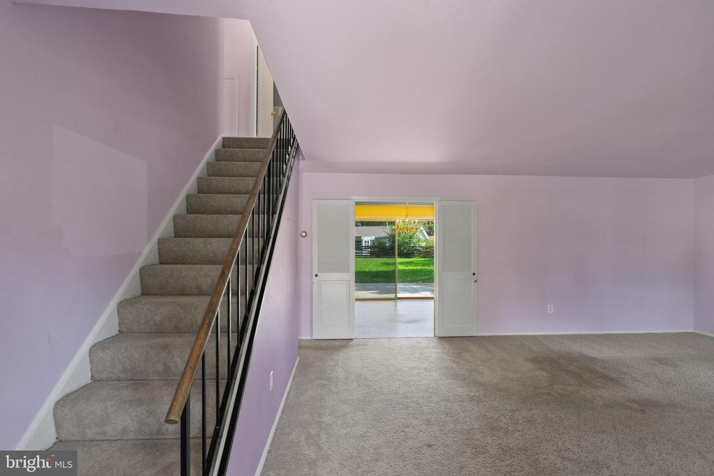 12209 WYNMORE LANE
