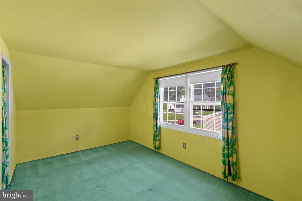 12209 WYNMORE LANE