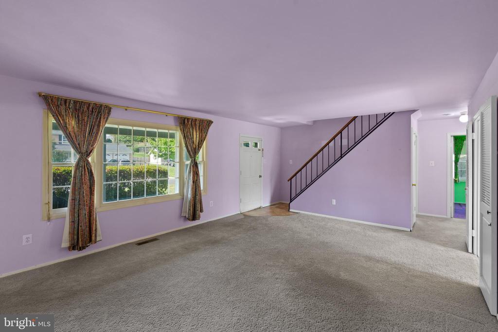 12209 WYNMORE LANE