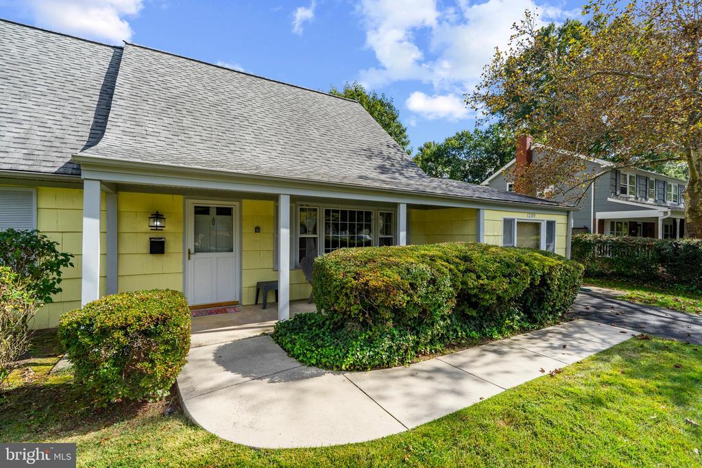 12209 WYNMORE LANE