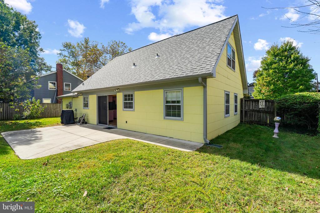 12209 WYNMORE LANE