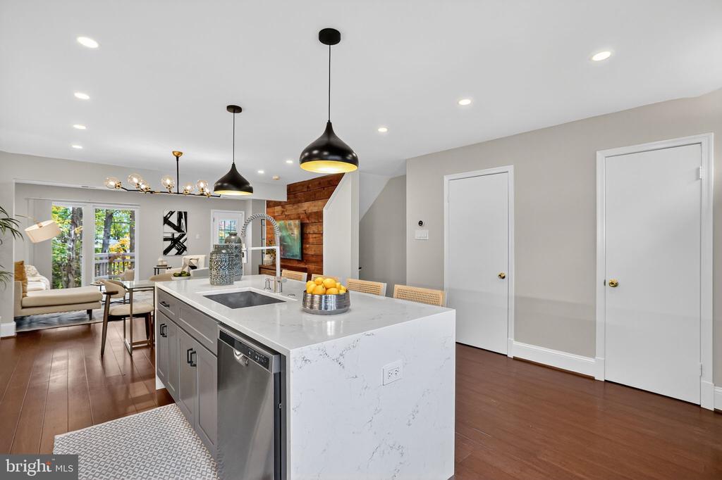 14211 OAKPOINTE DRIVE