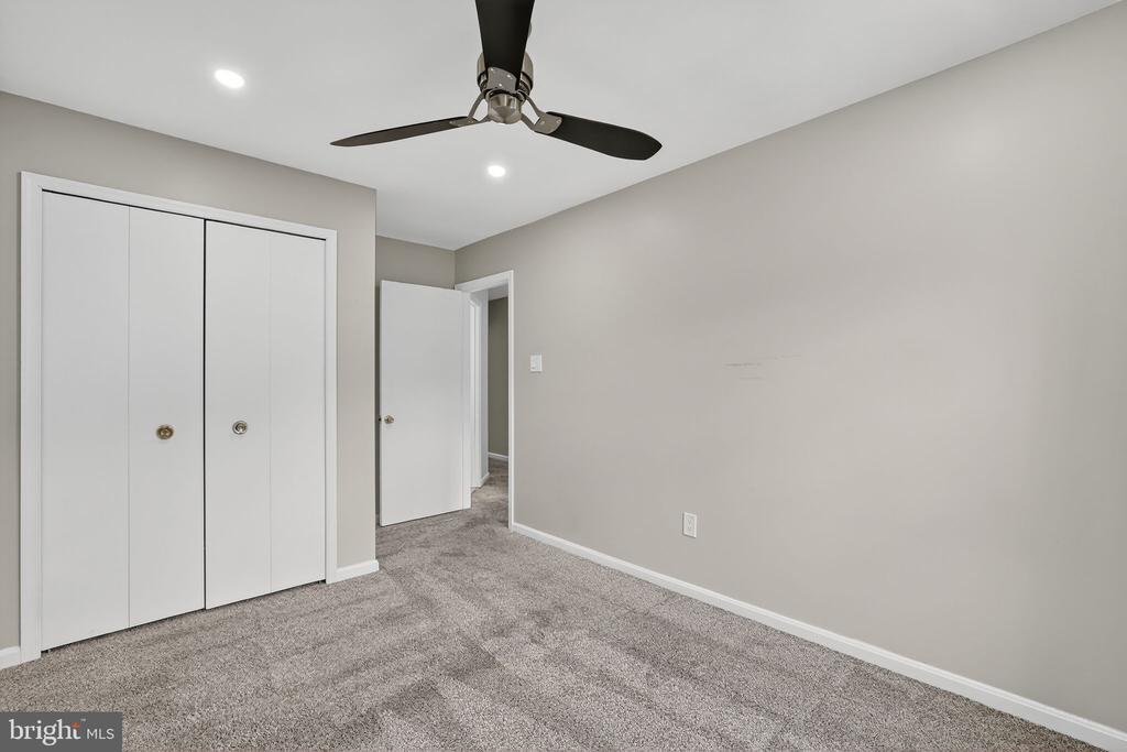 14211 OAKPOINTE DRIVE