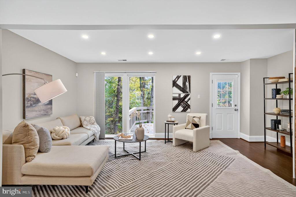 14211 OAKPOINTE DRIVE