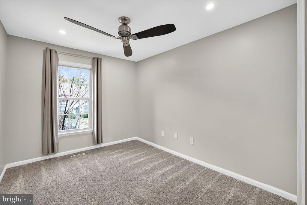 14211 OAKPOINTE DRIVE