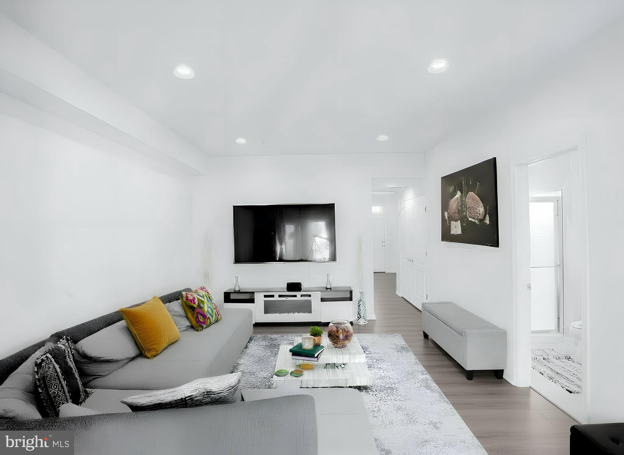 4939 VISTA GLEN LANE