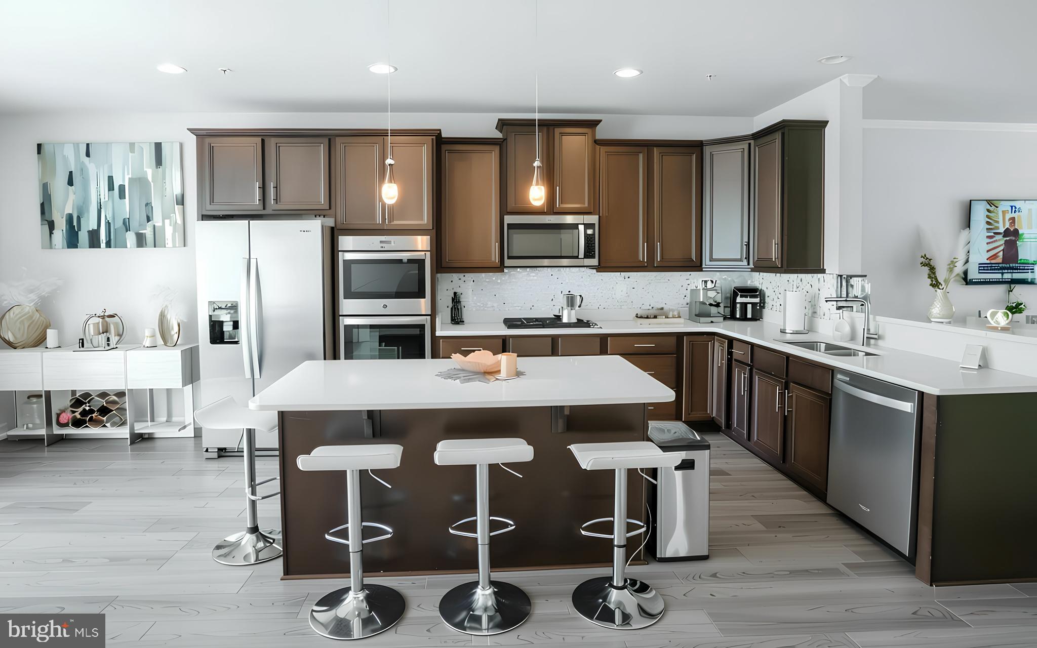 4939 VISTA GLEN LANE