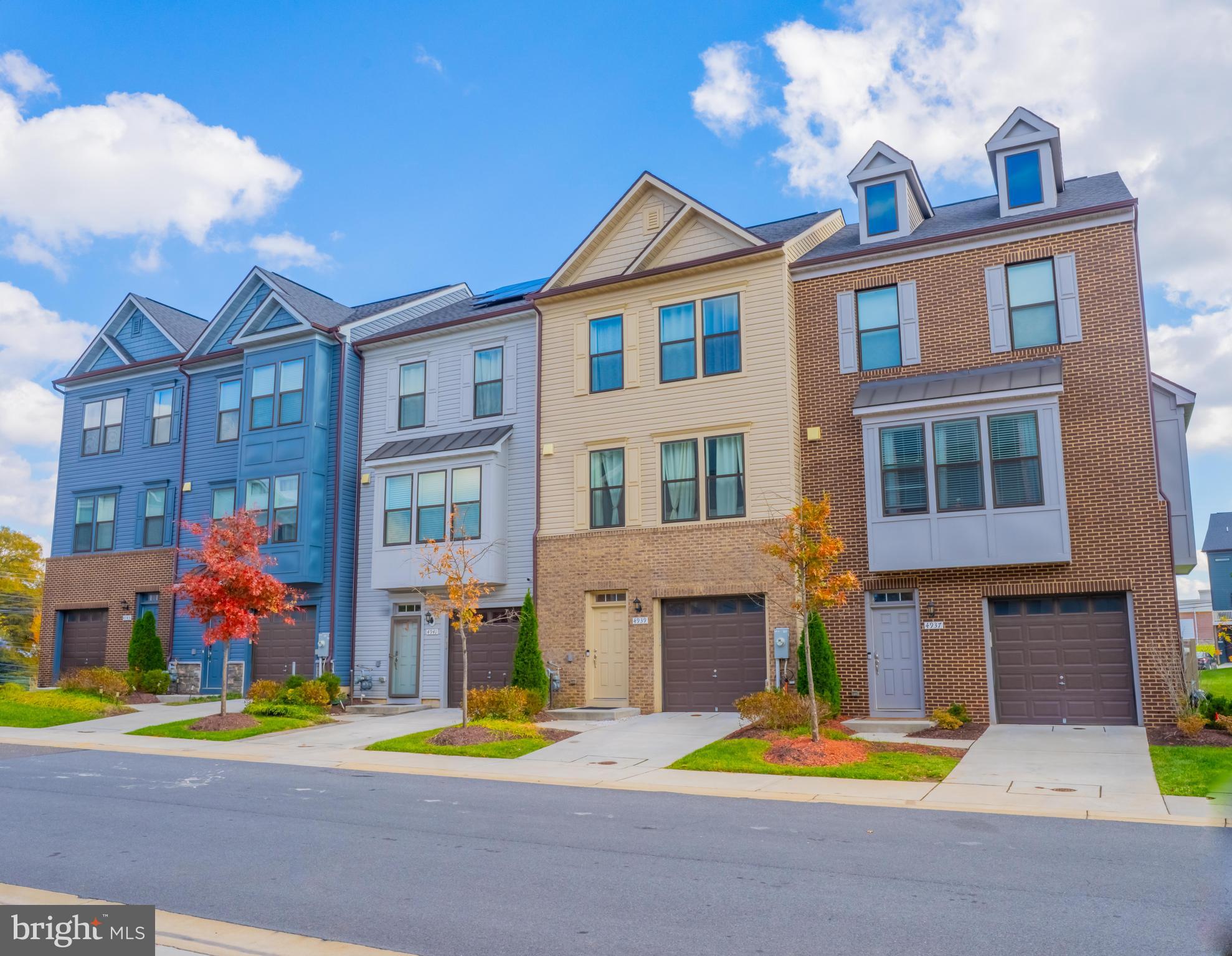 4939 VISTA GLEN LANE