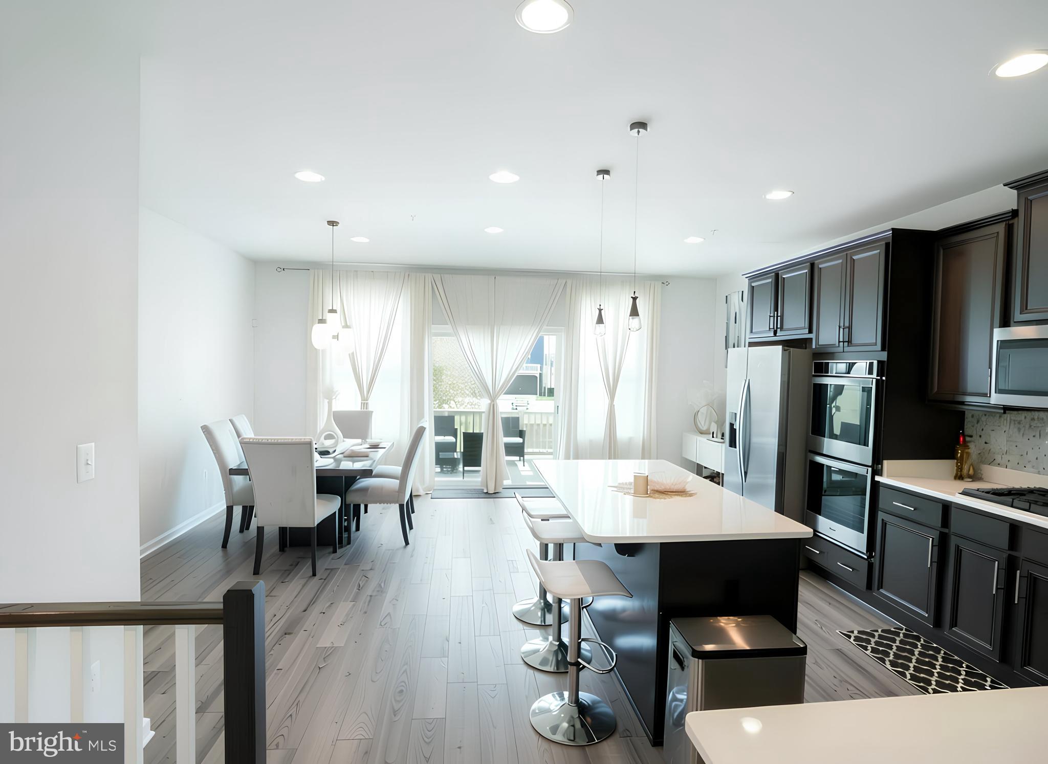 4939 VISTA GLEN LANE