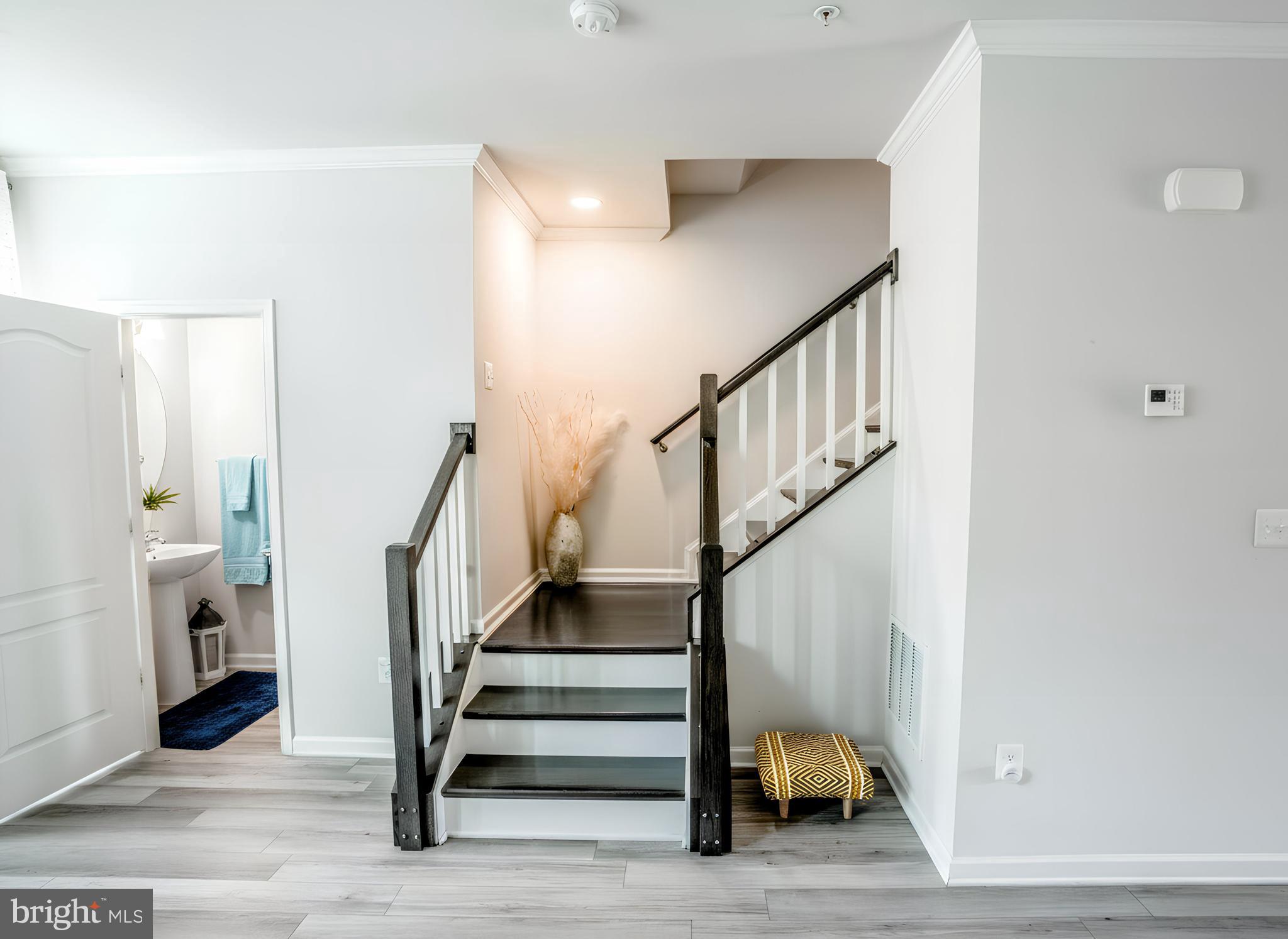 4939 VISTA GLEN LANE