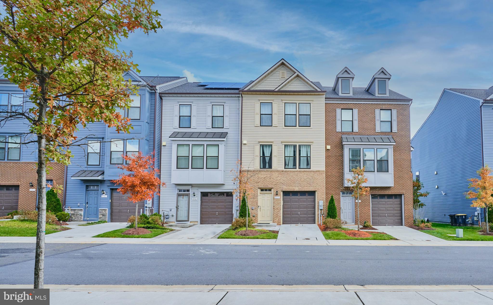 4939 VISTA GLEN LANE