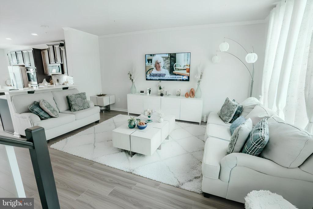 4939 VISTA GLEN LANE