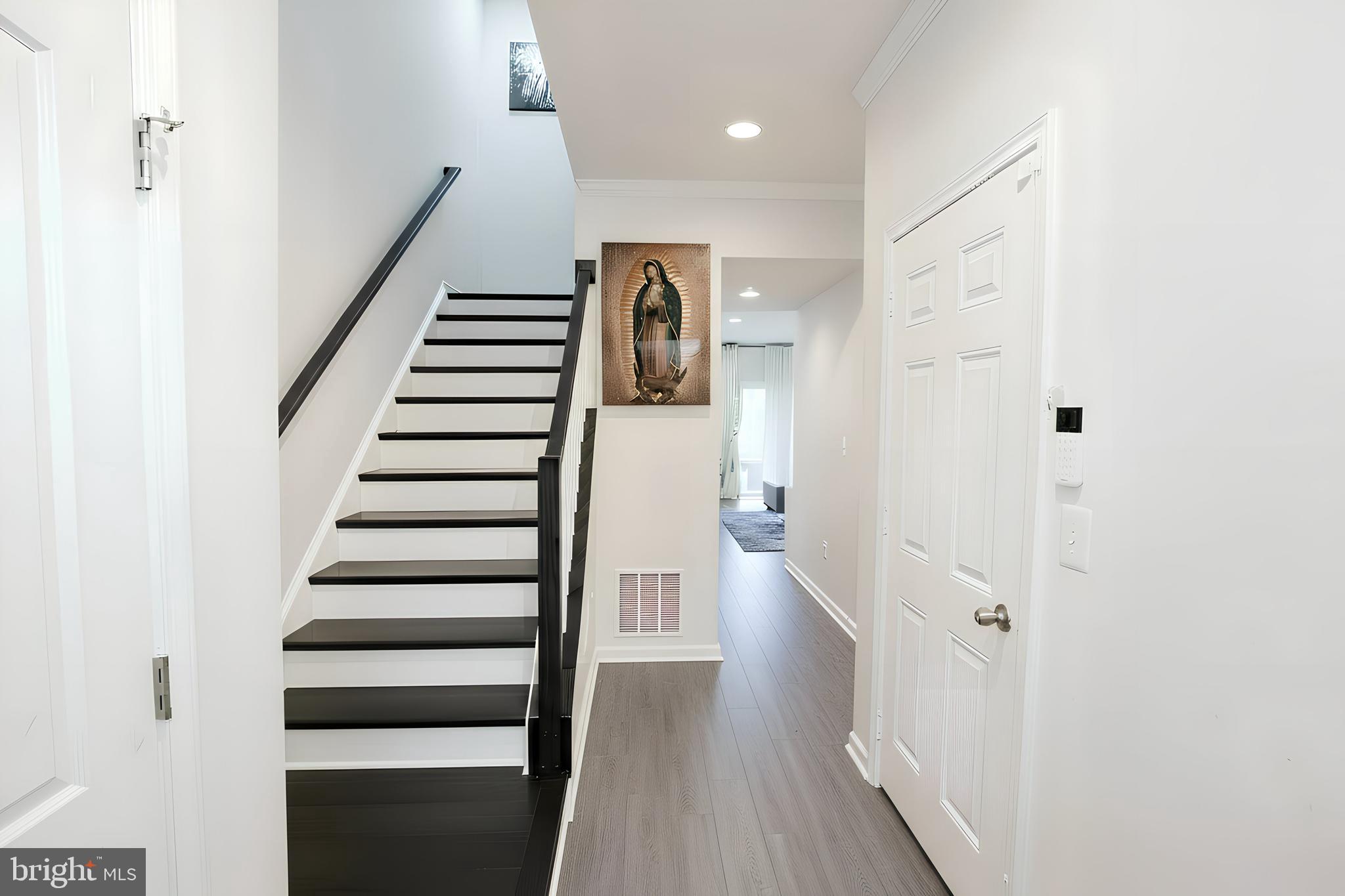 4939 VISTA GLEN LANE