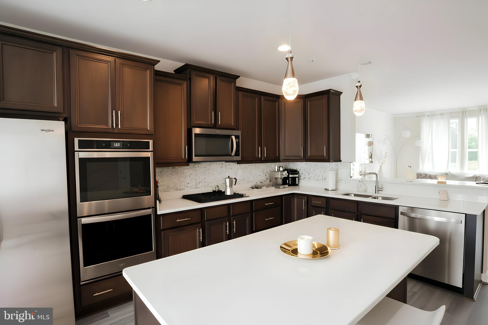 4939 VISTA GLEN LANE