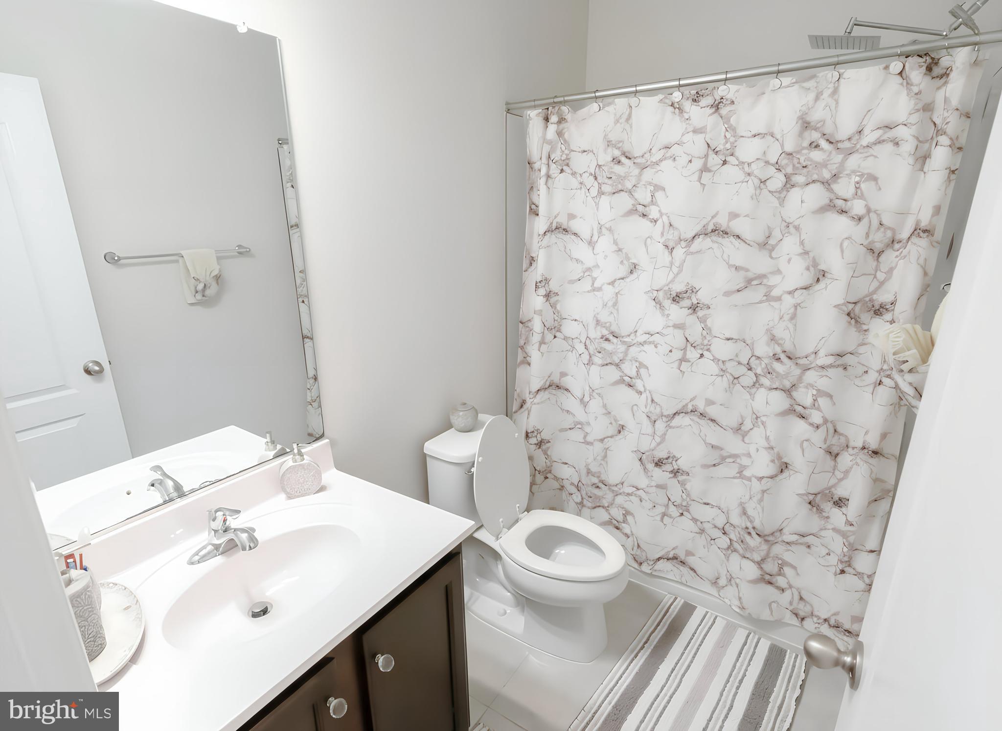 4939 VISTA GLEN LANE