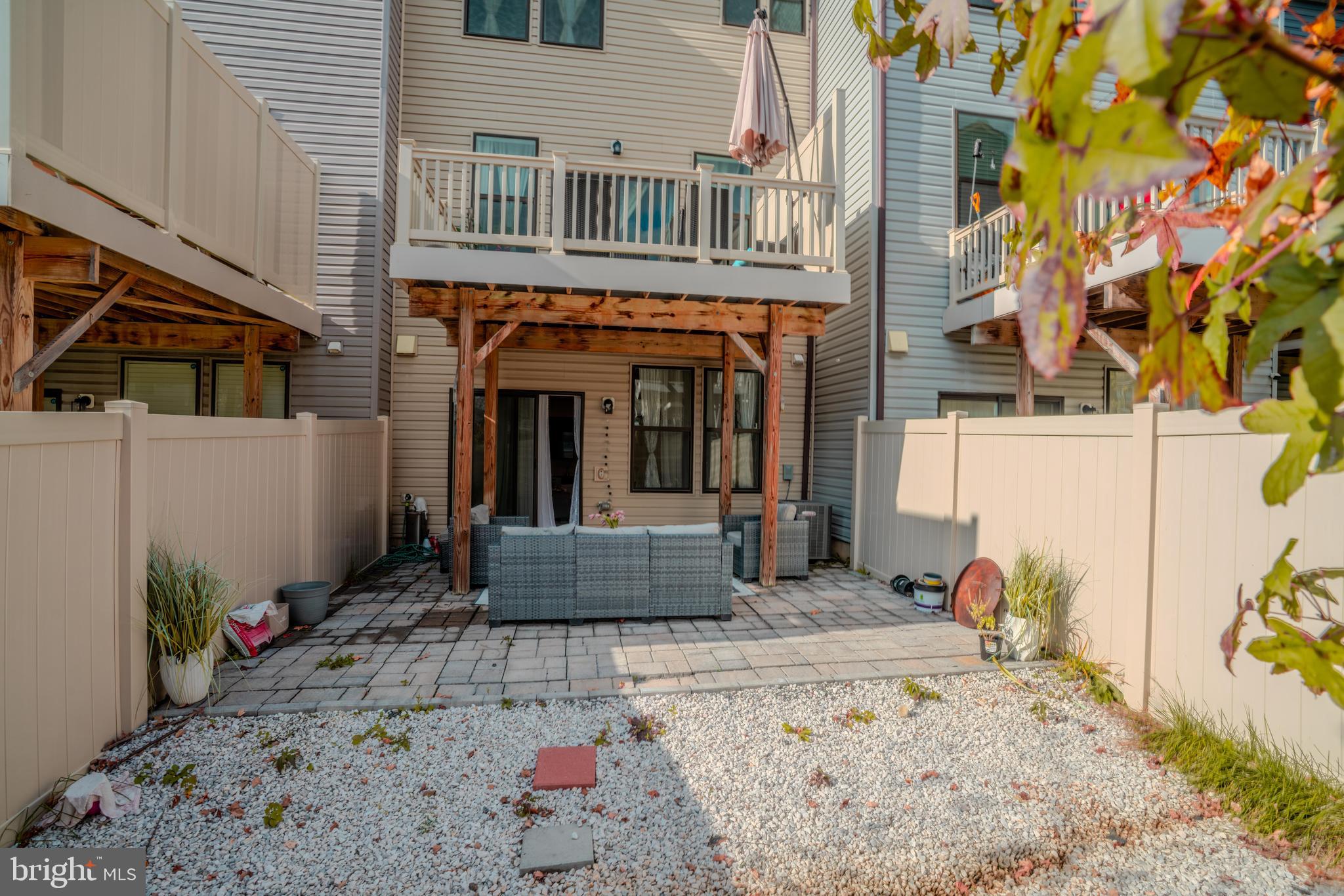 4939 VISTA GLEN LANE