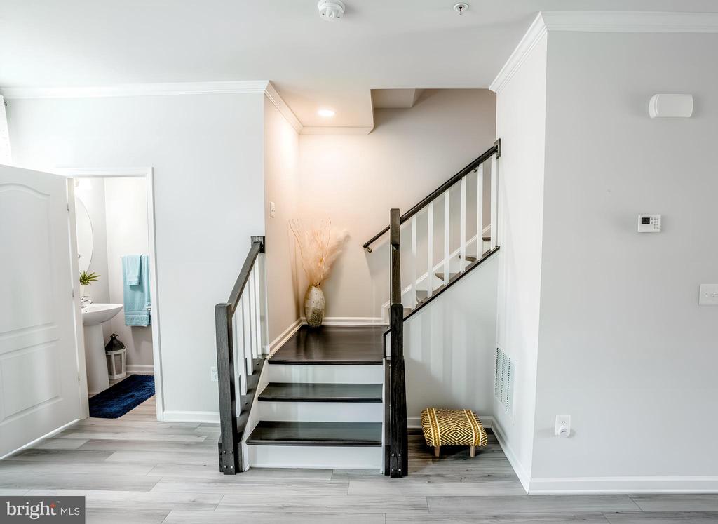 4939 VISTA GLEN LANE