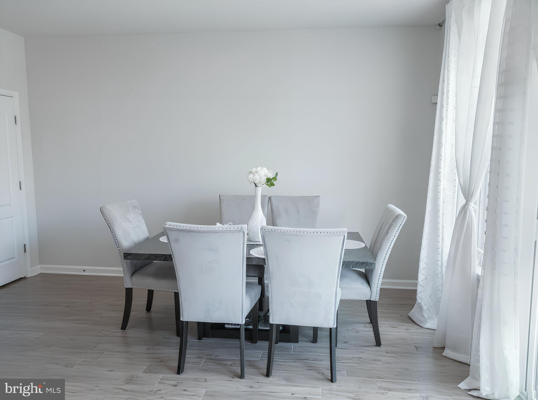 4939 VISTA GLEN LANE