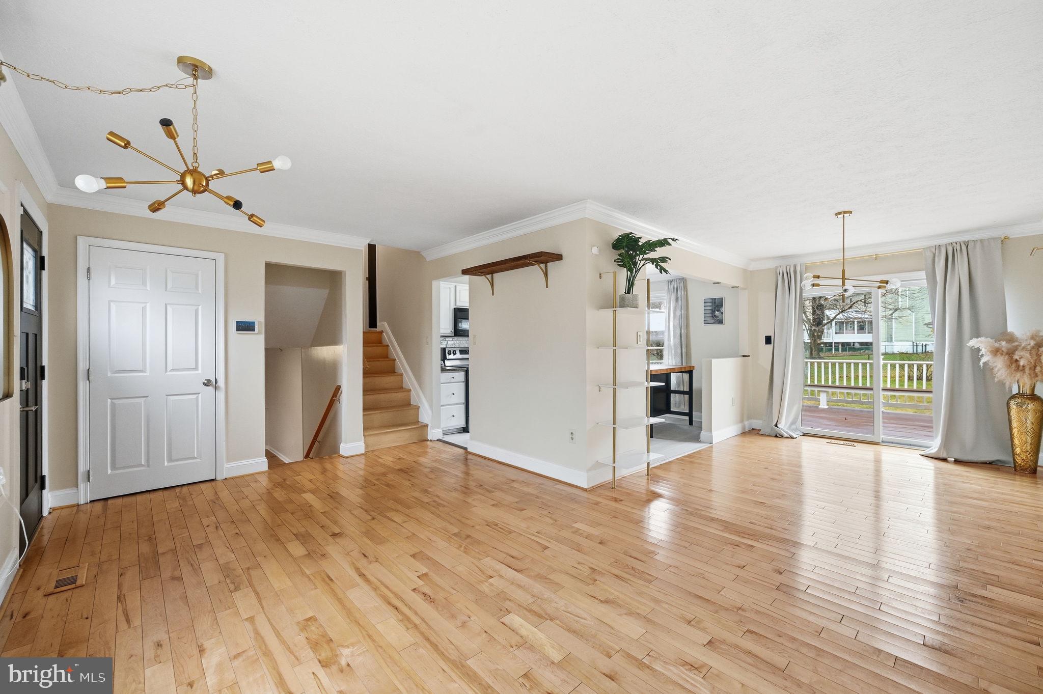 10748 HOLLAWAY DRIVE