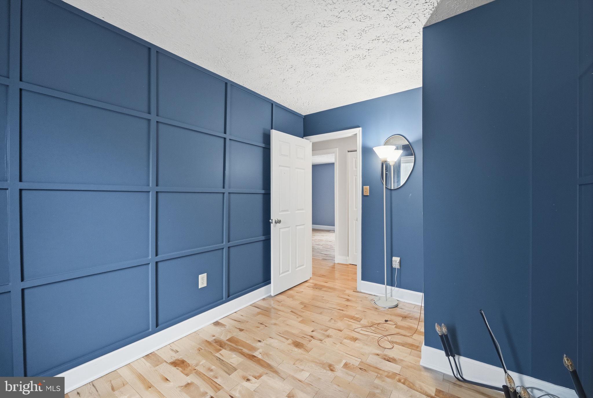 10748 HOLLAWAY DRIVE