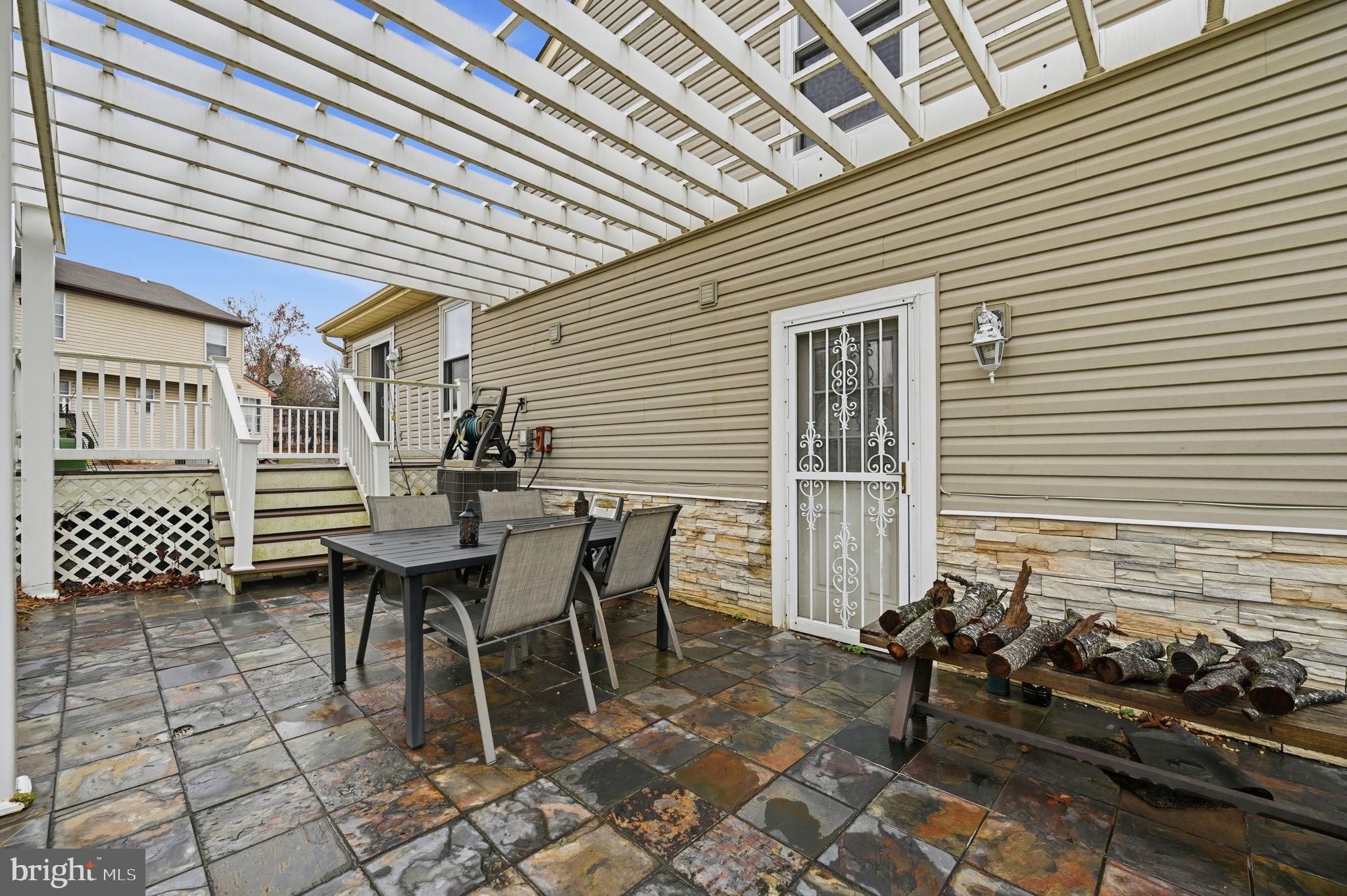 10748 HOLLAWAY DRIVE